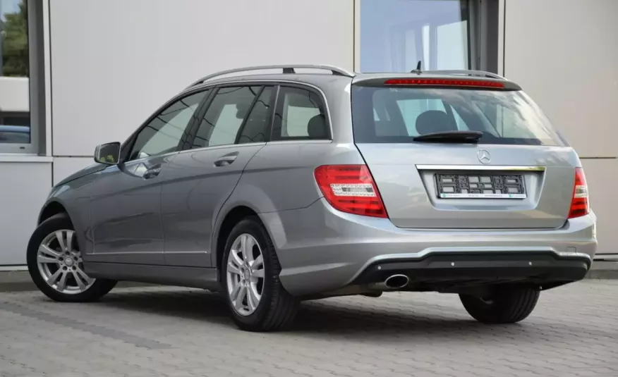 Mercedes C 220 Zarejestrowany 2.2CDI Avantgarde Lift Navi LED Grz.fotele Alu Gwara zdjęcie 3