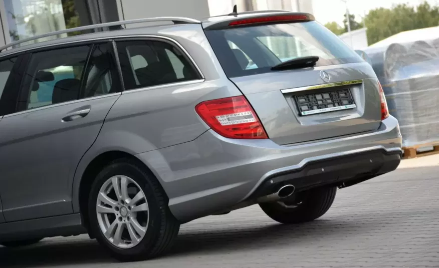 Mercedes C 220 Zarejestrowany 2.2CDI Avantgarde Lift Navi LED Grz.fotele Alu Gwara zdjęcie 4