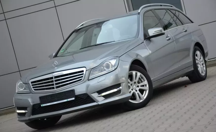 Mercedes C 220 Zarejestrowany 2.2CDI Avantgarde Lift Navi LED Grz.fotele Alu Gwara zdjęcie 9