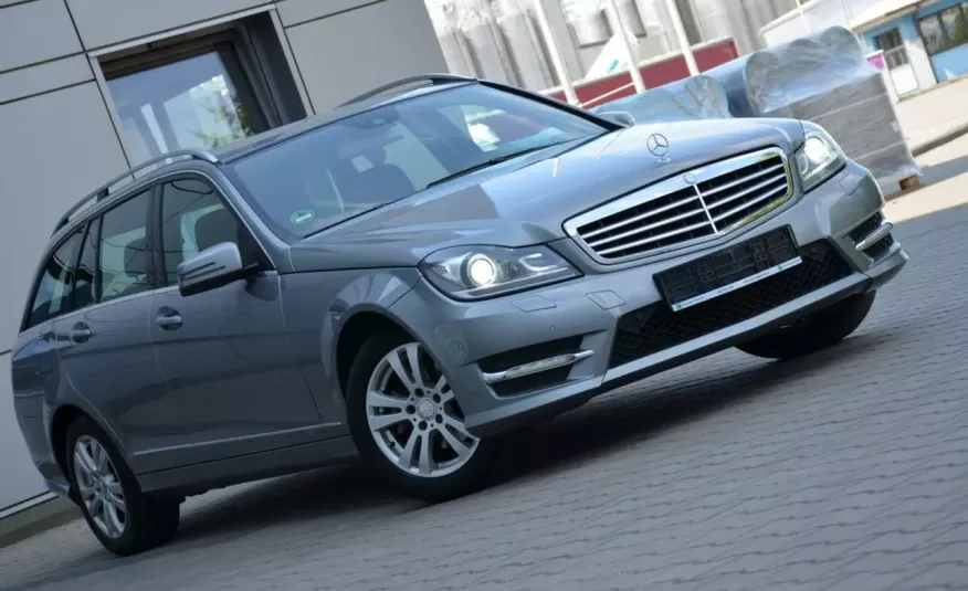 Mercedes C 220 Zarejestrowany 2.2CDI Avantgarde Lift Navi LED Grz.fotele Alu Gwara zdjęcie 10