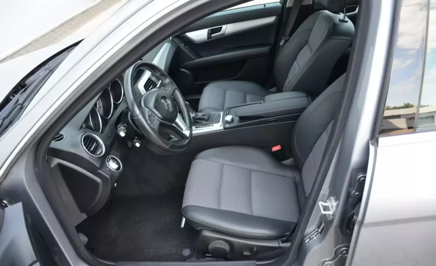 Mercedes C 220 Zarejestrowany 2.2CDI Avantgarde Lift Navi LED Grz.fotele Alu Gwara zdjęcie 11