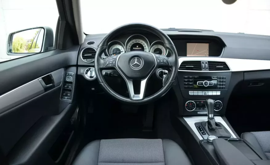 Mercedes C 220 Zarejestrowany 2.2CDI Avantgarde Lift Navi LED Grz.fotele Alu Gwara zdjęcie 14