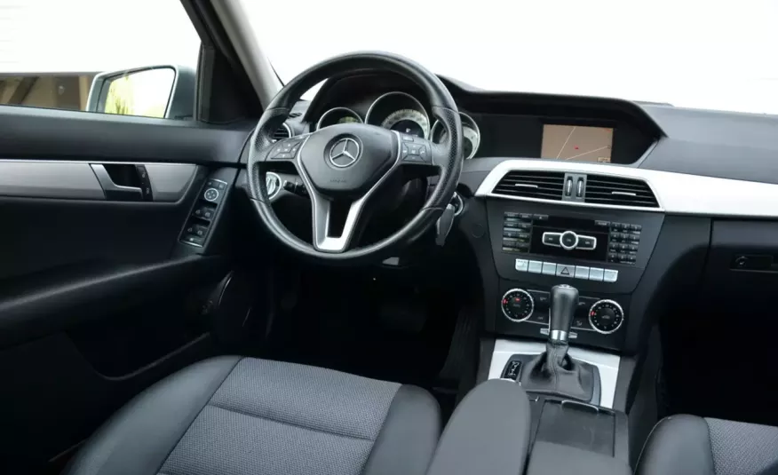 Mercedes C 220 Zarejestrowany 2.2CDI Avantgarde Lift Navi LED Grz.fotele Alu Gwara zdjęcie 15