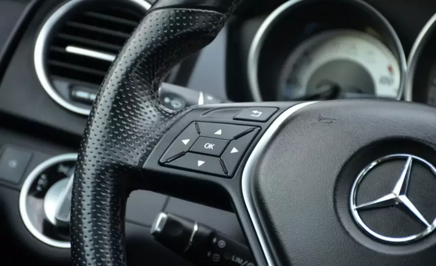Mercedes C 220 Zarejestrowany 2.2CDI Avantgarde Lift Navi LED Grz.fotele Alu Gwara zdjęcie 16