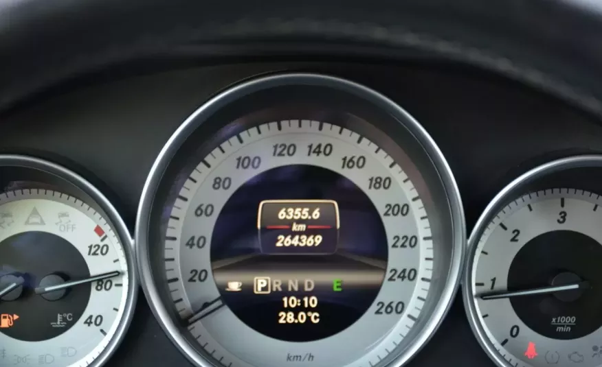 Mercedes C 220 Zarejestrowany 2.2CDI Avantgarde Lift Navi LED Grz.fotele Alu Gwara zdjęcie 18