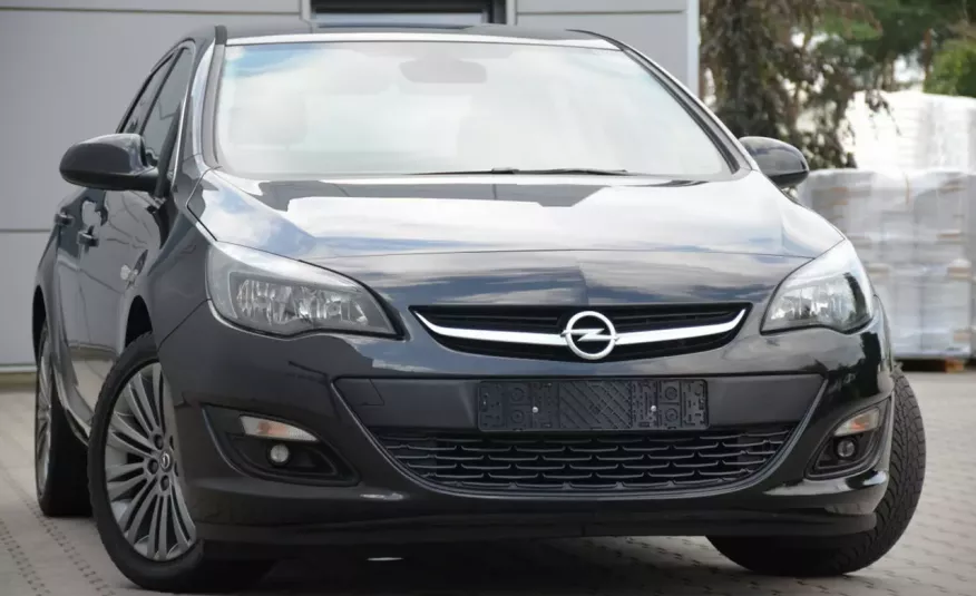 Opel Astra Czarna Zarejestrowana 1.4T 140KM Led Navi PDC Alu gwarancja zdjęcie 4