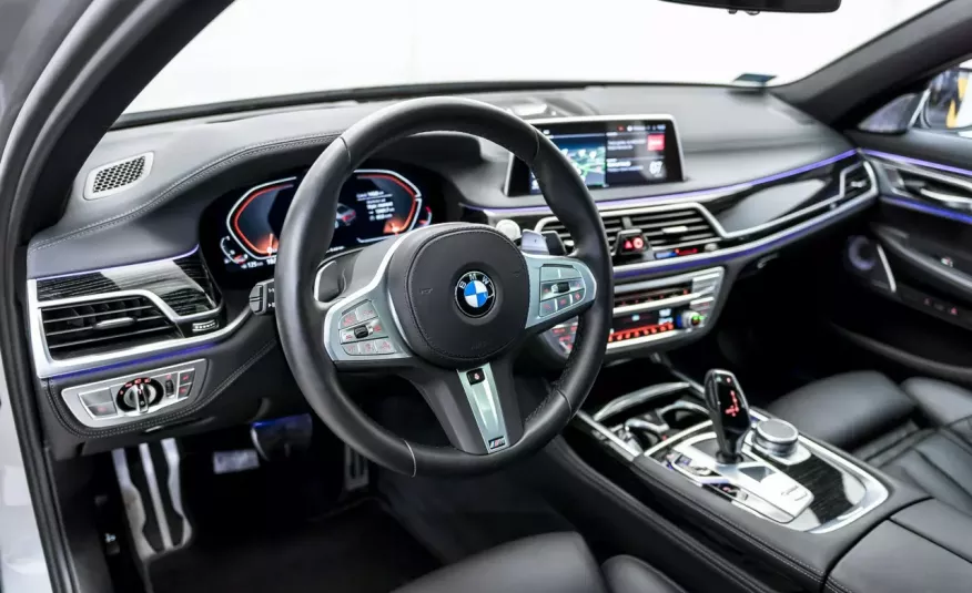 BMW 750 zdjęcie 4