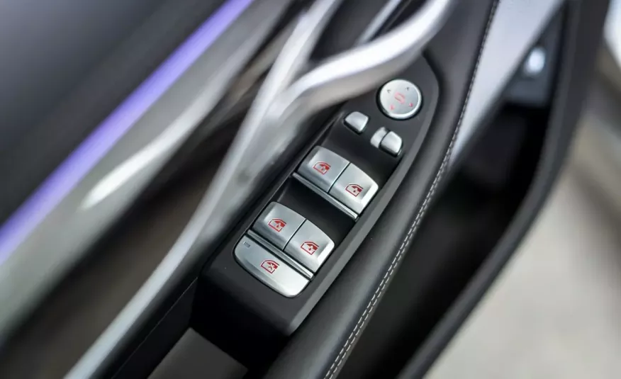 BMW 750 zdjęcie 15