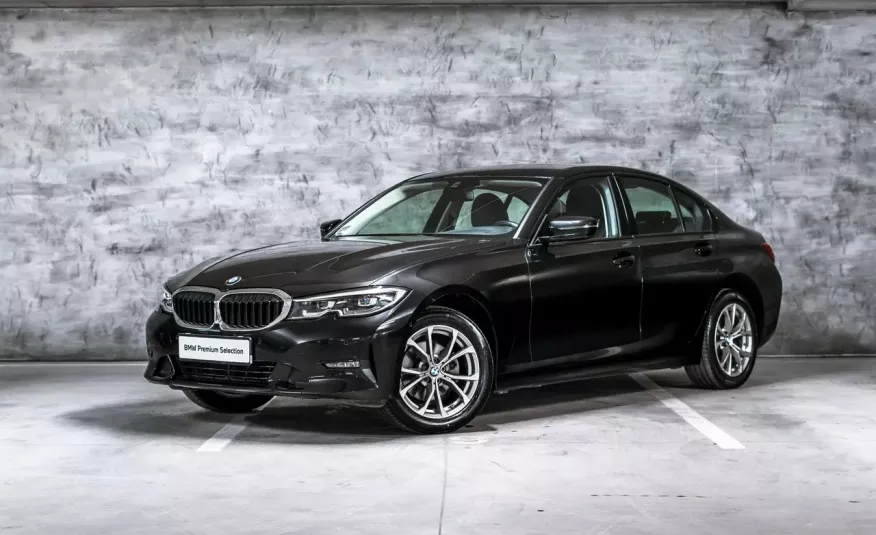BMW 320 d xDrive Sedan/Sport Line/Kamera Cofania/Sportowe Fotele/LED zdjęcie 1