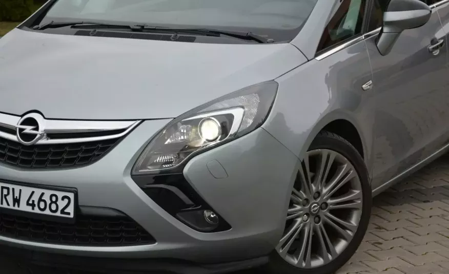 Opel Zafira 1.4T(140KM) bi-Xenon Ledy _Panorama z Niemiec 7-foteli zdjęcie 5