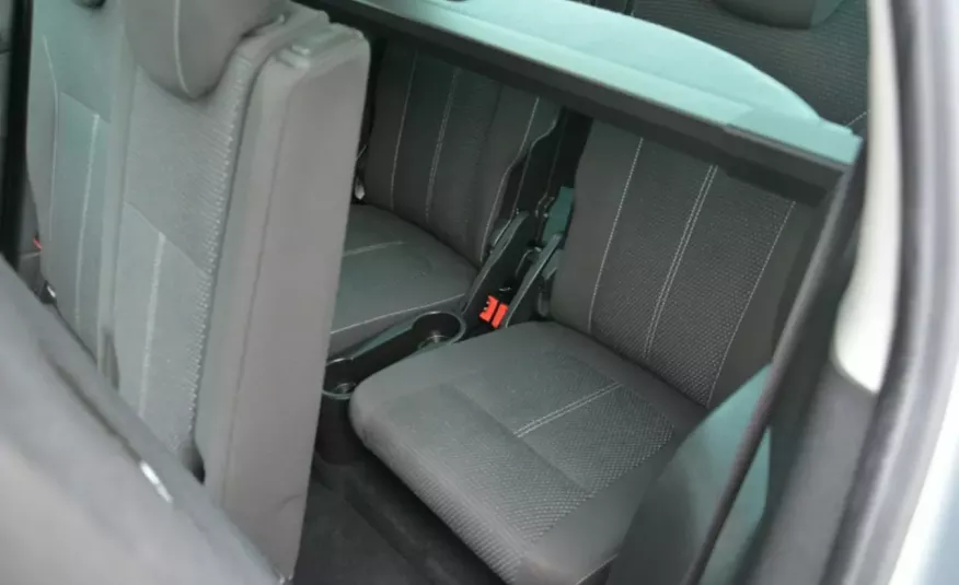 Opel Zafira 1.4T(140KM) bi-Xenon Ledy _Panorama z Niemiec 7-foteli zdjęcie 17