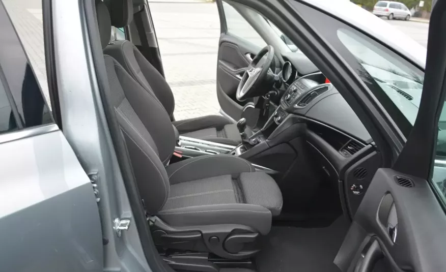 Opel Zafira 1.4T(140KM) bi-Xenon Ledy _Panorama z Niemiec 7-foteli zdjęcie 19
