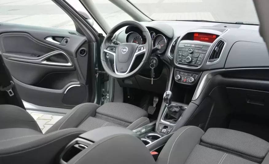 Opel Zafira 1.4T(140KM) bi-Xenon Ledy _Panorama z Niemiec 7-foteli zdjęcie 21