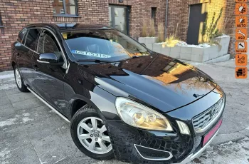 Volvo V60 Momentum Skóry Navigacja.