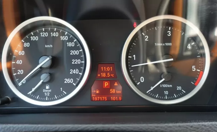 X6 BMW X6 4.0D - 306 KM / Szyberdach / TV / HUD / Podgrzewana kierownica zdjęcie 14