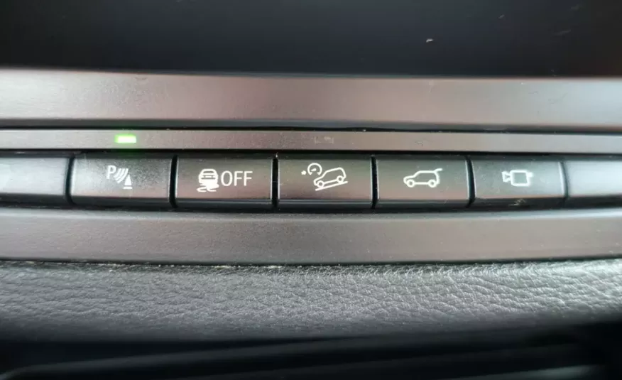 X6 BMW X6 4.0D - 306 KM / Szyberdach / TV / HUD / Podgrzewana kierownica zdjęcie 16