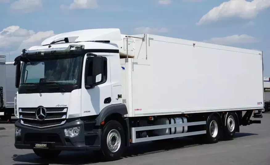 Mercedes ANTOS / 2535 / EURO 6 / CHŁODNIA + WINDA / 23 PALETY / OŚ SKRĘTNA zdjęcie 
