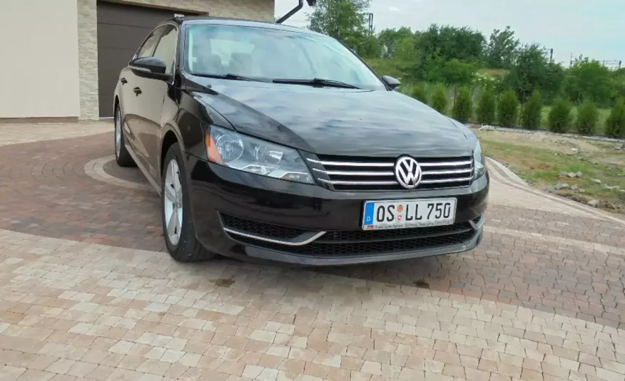 Volkswagen Passat Super stan , jasne skóry , stan wzorowy , niski przebieg-zarejestrowan zdjęcie 4