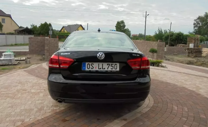 Volkswagen Passat Super stan , jasne skóry , stan wzorowy , niski przebieg-zarejestrowan zdjęcie 9