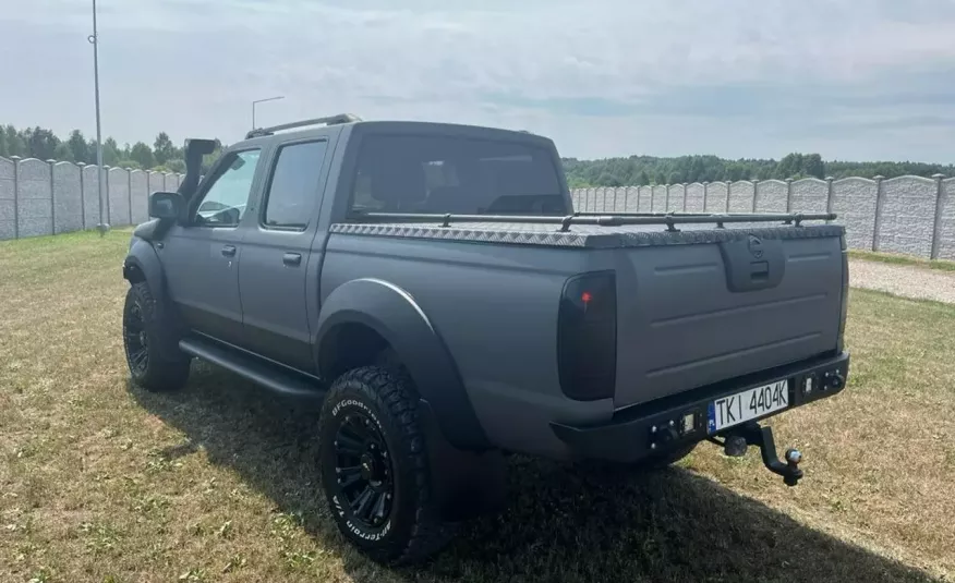 Nissan Navara 2.5 DCI Off_Road IRONMAN_4x4 Wyciągarka WARN 5.5t zdjęcie 5