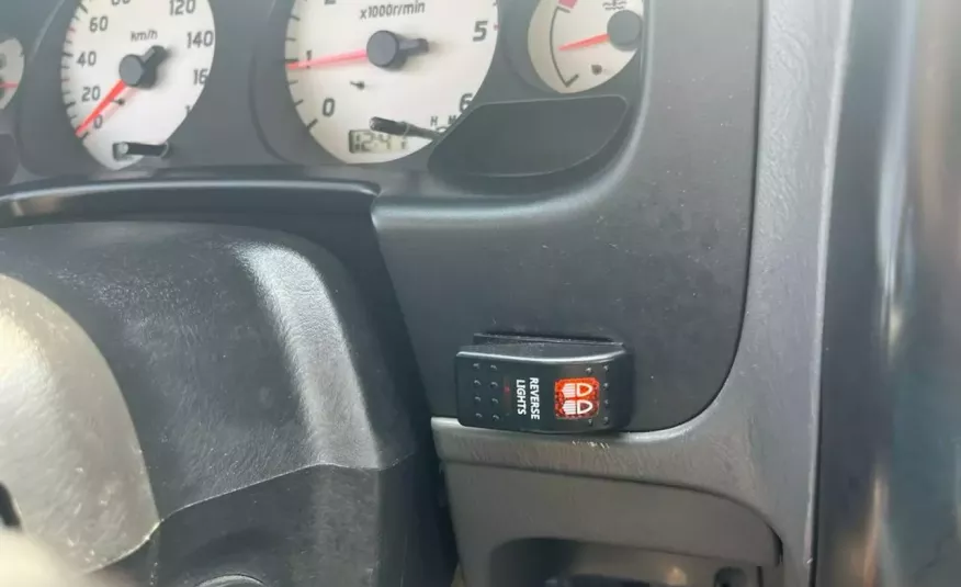 Nissan Navara 2.5 DCI Off_Road IRONMAN_4x4 Wyciągarka WARN 5.5t zdjęcie 11