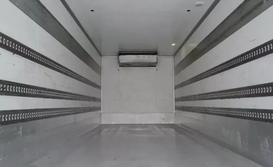 Iveco Stralis 310 6×2 E6 Refrigerator 18 pallets / Tail lift zdjęcie 6
