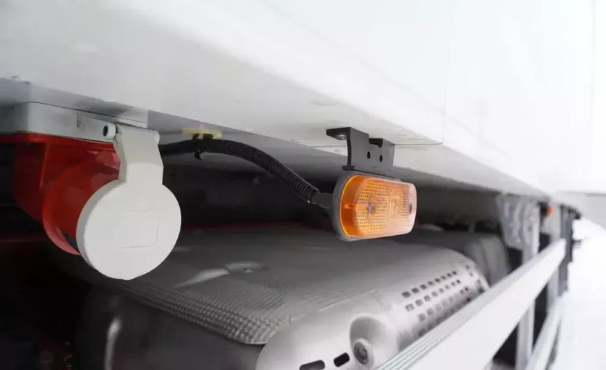 Iveco Stralis 310 6×2 E6 Refrigerator 18 pallets / Tail lift zdjęcie 15