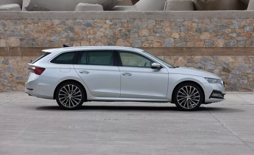 SKODA Octavia 2.0 TSI 4x4 Style DSG zdjęcie 