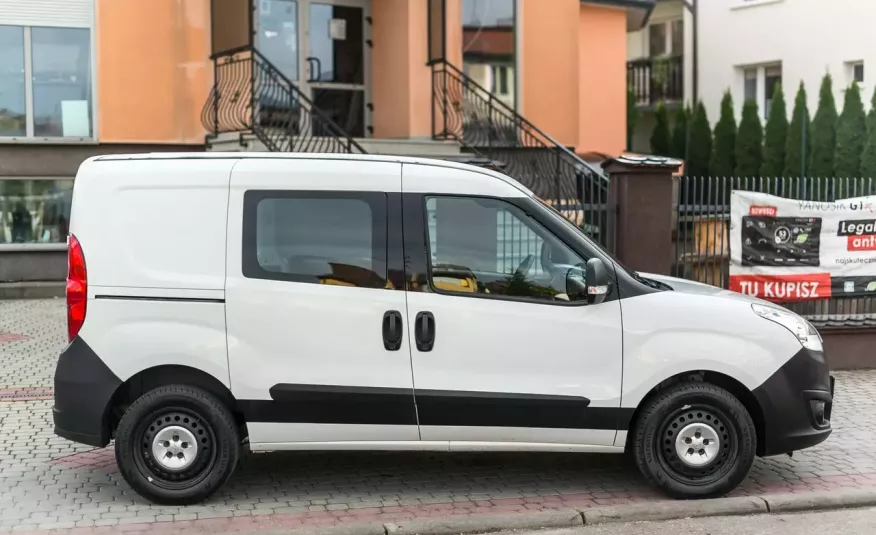 Opel Combo 1.3_Diesel_90KM_129 tyś km_Parktronic zdjęcie 5