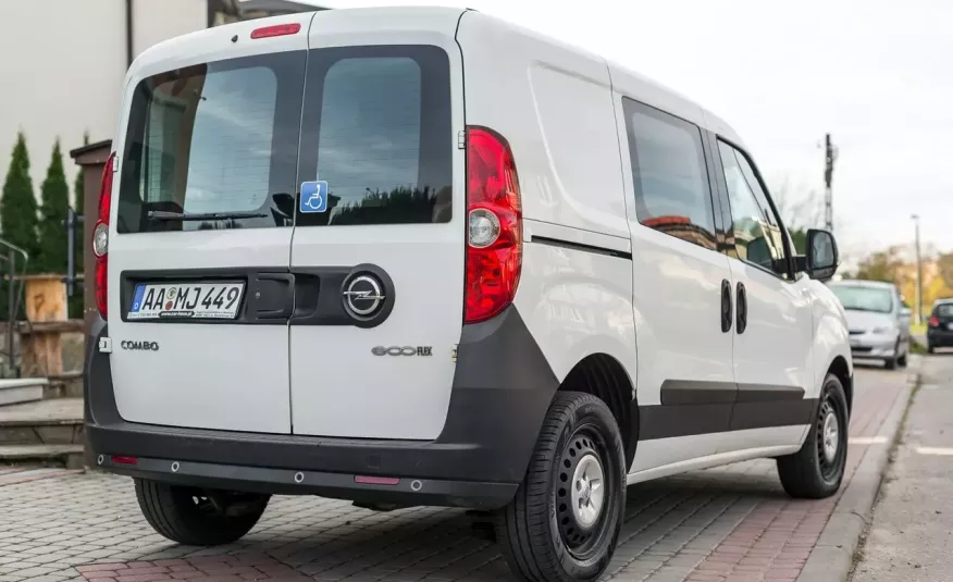 Opel Combo 1.3_Diesel_90KM_129 tyś km_Parktronic zdjęcie 8