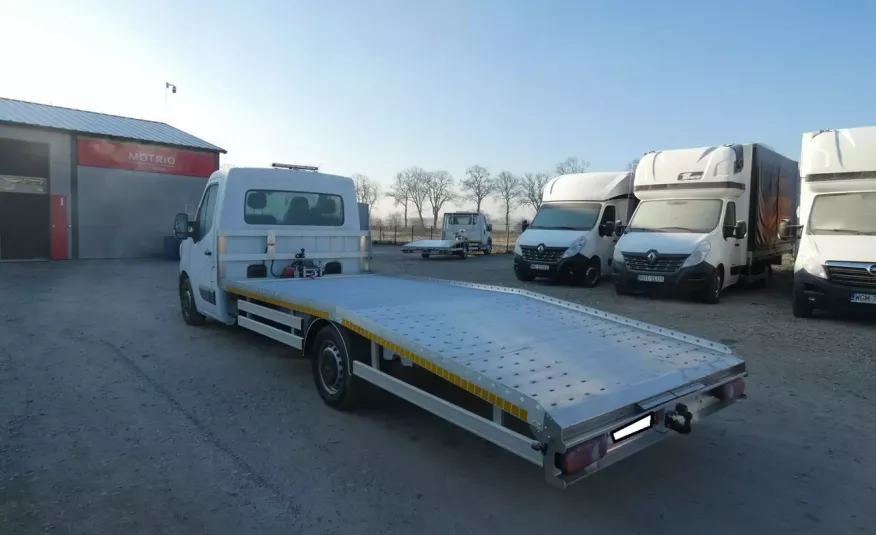 Renault Master autolaweta pomoc drogowa najazd zdjęcie 3