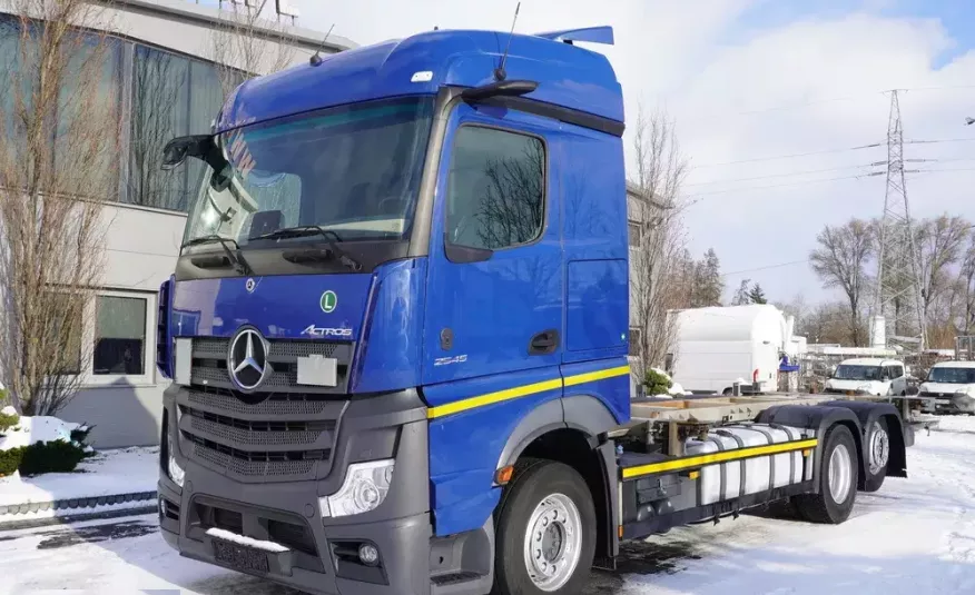 Mercedes Actros 2545 MP5 E6 6×2 BDF / NEW Model / 300000 km zdjęcie 