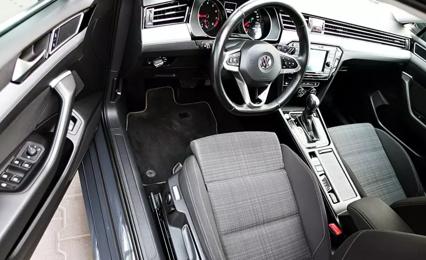 Volkswagen Passat 3 Lata GWARANCJA 1wł Kraj Bezwypadkowy 150KM EVO DSG Business FV23% 4x2 zdjęcie 7