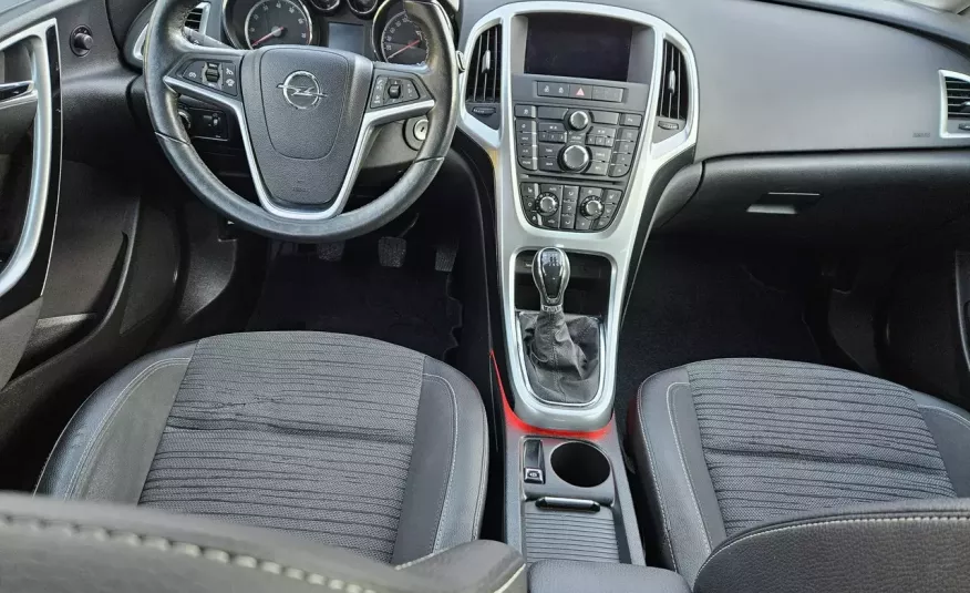 Opel Astra Xenony / Podgrzewane fotele i kierownica / 6 biegów zdjęcie 15