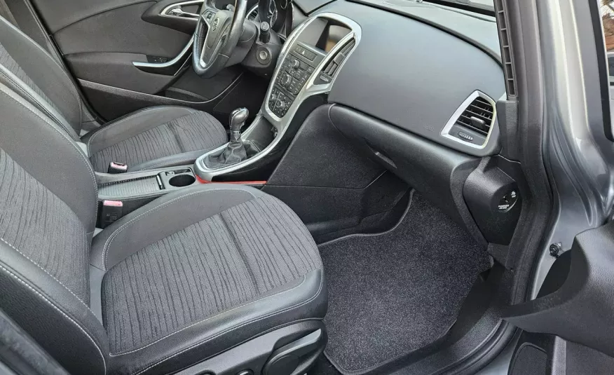 Opel Astra Xenony / Podgrzewane fotele i kierownica / 6 biegów zdjęcie 18