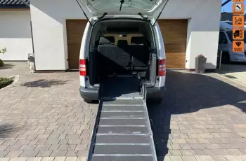 Volkswagen Caddy 15r. long podjazd dla inwalidów rampa wózek webasto 6 osobowy