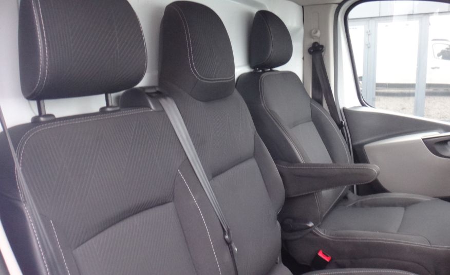 Renault TRAFIC L2H2 2019 klima pdc navi dotyk telefon tempomat regały półki bagażnik z drabinką zdjęcie 12