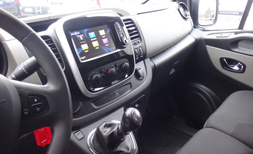Renault TRAFIC L2H2 2019 klima pdc navi dotyk telefon tempomat regały półki bagażnik z drabinką zdjęcie 13