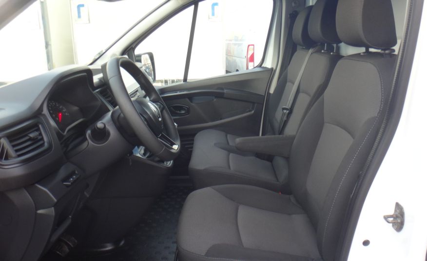 Renault TRAFIC IV LIFT L1H1 klima pdc kamera cofania LED 2022rok 89tys km zdjęcie 11