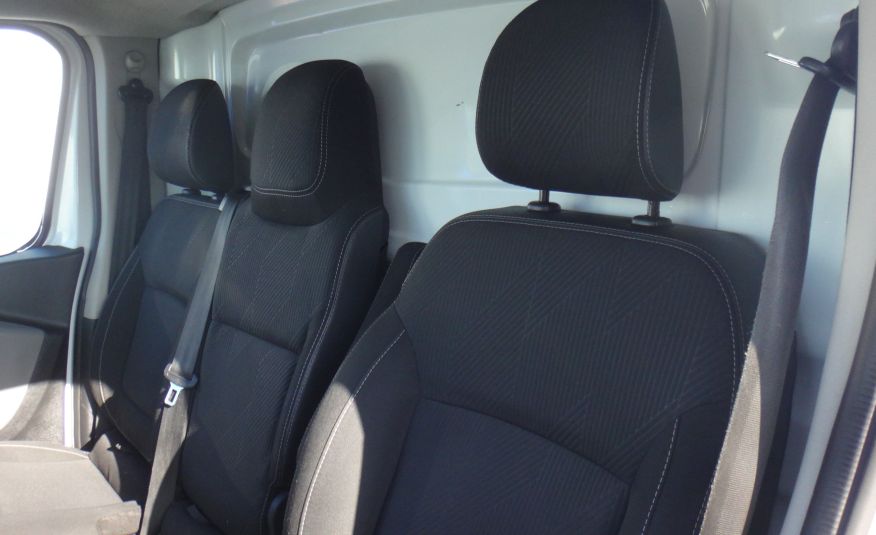 Renault TRAFIC L1H2 2019 klima pdc navi pdc kamera cofania regały 94tys km zdjęcie 10