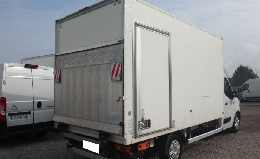 Renault MASTER IV MAXI kontener z windą 750kg 2020 klima LED drzwi boczne zdjęcie 6