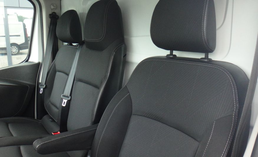 Renault LIFT TRAFIC L2H1 LONG 2021 klima LED pdc tempomat 120KM ładny zdjęcie 8