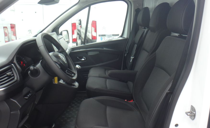 Renault L2H1 LONG 2023 klima LED navi kamera cofania 25tys km ŁADNY zdjęcie 12