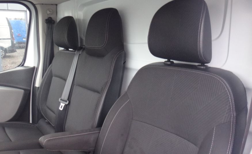 Renault TRAFIC L1H2 2019rok klma tempomat pdc telefon 125KM regały półki zdjęcie 8