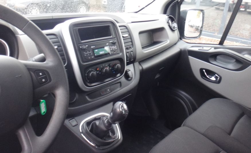 Renault TRAFIC L1H2 2019rok klma tempomat pdc telefon 125KM regały półki zdjęcie 9