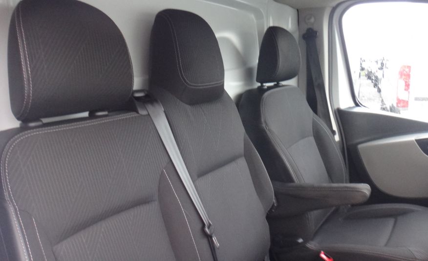 Renault TRAFIC L1H2 2019rok klma tempomat pdc telefon 125KM regały półki zdjęcie 11