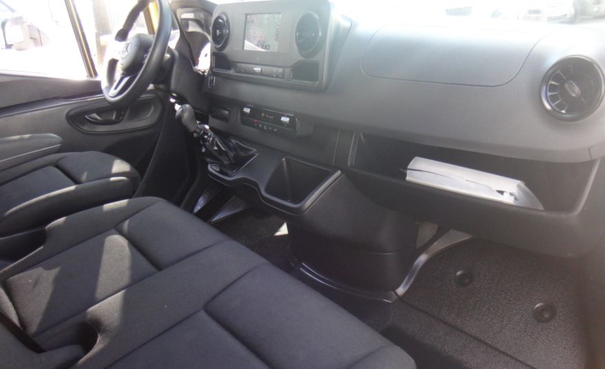 Mercedes LIFT SPRINTER 316 kontener + winda 750kg + drzwi boczne klima navi 163KM zdjęcie 10