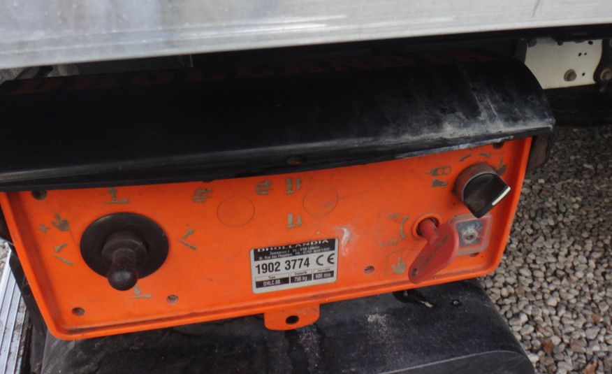 Ford LIFT TRANSIT MK8 kontener z windą 750kg klima bliźniacze koła 2019rok zdjęcie 8