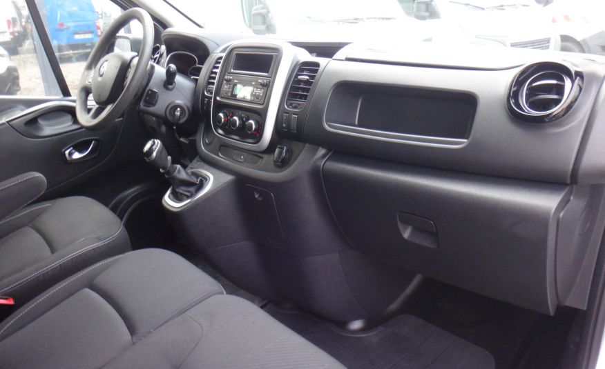 Renault LIFT TRAFIC L1H1 2020 klima LED tampomat pdc telefon srebrny metlaik zdjęcie 8