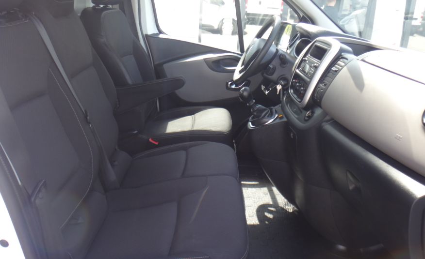 Renault TRAFIC L2H1 LONG 2019r klima pdc navi ŁADNY 125KM zdjęcie 8